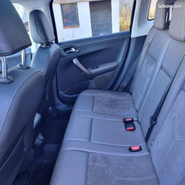 Voiture
Peugeot 2008 I (CU_) 1.6 BlueHDi 120 (120Cv)