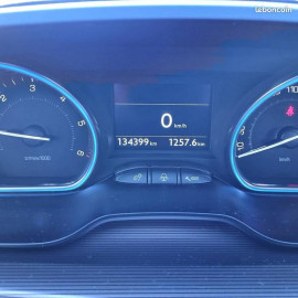Voiture
Peugeot 2008 I (CU_) 1.6 BlueHDi 120 (120Cv)