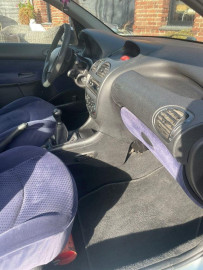
                                                                                        Voiture
                                                                                         Peugeot 206 + diesel 2004- 226000km - CT OK 2027