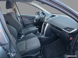 
                                                                                        Voiture
                                                                                         PEUGEOT 207 - 1.6 HDi 90 CV STYLE - 5 CV