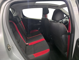 
                                                                                        Voiture
                                                                                         Peugeot 207