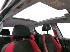 
                                                                                        Voiture
                                                                                         Peugeot 207