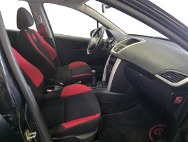 
                                                                                        Voiture
                                                                                         Peugeot 207