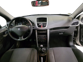 
                                                                                        Voiture
                                                                                         Peugeot 207