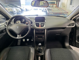 
                                                                                        Voiture
                                                                                         Peugeot 207