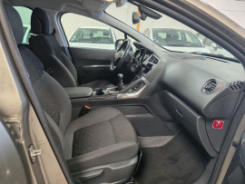 
                                                                                        Voiture
                                                                                         PEUGEOT 3008 - 1.6 Blue-HDi 120 CV STYLE - 6 CV