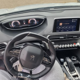Voiture
Peugeot 3008 2.0 BLUE HDI II 177 cv Boîte auto