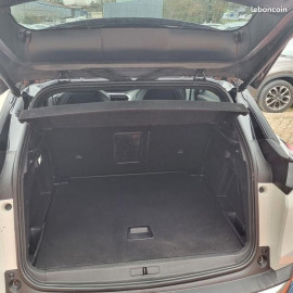 Voiture
Peugeot 3008 2.0 BLUE HDI II 177 cv Boîte auto