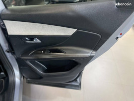 Voiture
Peugeot 3008 II GT HDI 130 EAT8