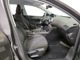 
                                                                                        Voiture
                                                                                         PEUGEOT 308 SW - 1.6 Blue-HDi 120 CV ACTIVE BUSINESS - 5 CV