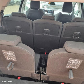 Voiture
Peugeot 5008 1.5 BlueHDi EAT8 S&S 130 cv Boîte auto
