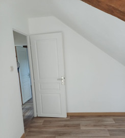 
                                                                                        Location
                                                                                         Plein centre, bel appartement duplex lumineux