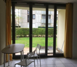 
                                                                                        Location
                                                                                         Plein centre d'Elancourt, résidence calme