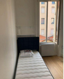 
                                                                                        Colocation
                                                                                         Plein centre oullins