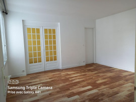 
                                                                                        Location
                                                                                         Pont de Bezons T2, 66m2 F3 rénové, cuis. intégrée