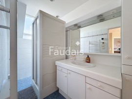 
                                                                                        Vente
                                                                                         PONT HEBERT, maison de 200m2 avec piscine