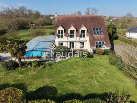 
                                                                                        Vente
                                                                                         PONT HEBERT, maison de 200m2 avec piscine