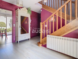 
                                                                                        Vente
                                                                                         PONT-HEBERT, Maison rénovée de 145m2, 4 chambres