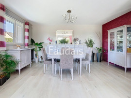 
                                                                                        Vente
                                                                                         PONT-HEBERT, Maison rénovée de 145m2, 4 chambres