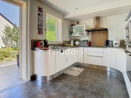 
                                                                                        Vente
                                                                                         PONT-HEBERT, Maison rénovée de 145m2, 4 chambres