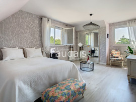 
                                                                                        Vente
                                                                                         PONT-HEBERT, Maison rénovée de 145m2, 4 chambres