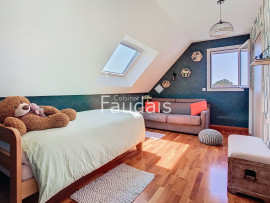 
                                                                                        Vente
                                                                                         PONT-HEBERT, Maison rénovée de 145m2, 4 chambres