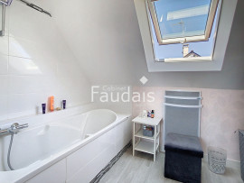 
                                                                                        Vente
                                                                                         PONT-HEBERT, Maison rénovée de 145m2, 4 chambres