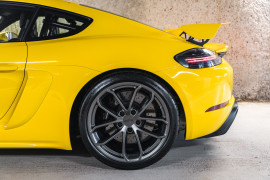 
                                                                                        Voiture
                                                                                         Porsche 718 Cayman