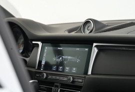 
                                                                                        Voiture
                                                                                         Porsche Macan 2.0 - 245 PS - PDK