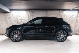 
                                                                                        Voiture
                                                                                         Porsche Macan Turbo V6 3.6 400