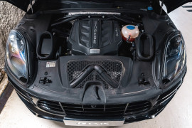 
                                                                                        Voiture
                                                                                         Porsche Macan Turbo V6 3.6 400