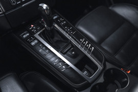 
                                                                                        Voiture
                                                                                         Porsche Macan Turbo V6 3.6 400