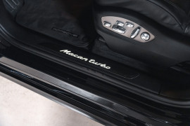 
                                                                                        Voiture
                                                                                         Porsche Macan Turbo V6 3.6 400