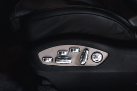 
                                                                                        Voiture
                                                                                         Porsche Macan Turbo V6 3.6 400