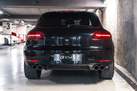 
                                                                                        Voiture
                                                                                         Porsche Macan Turbo V6 3.6 400