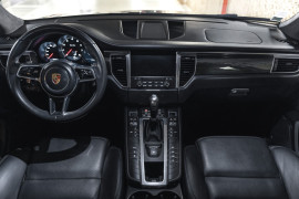 
                                                                                        Voiture
                                                                                         Porsche Macan Turbo V6 3.6 400
