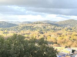 
                                                                                        Vente
                                                                                         PORTES OUVERTES - T3 traversant avec terrasse et vue dégagée à Cogolin