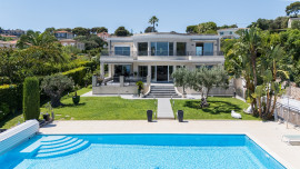 Vente
Pour horizon, la Méditerranée