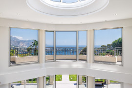 Vente
Pour horizon, la Méditerranée