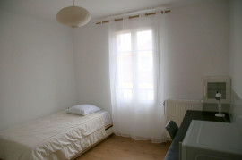 
                                                                                        Colocation
                                                                                         Près RER A , chambre chez l'habitant