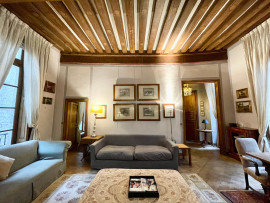 Location
Prestigious Apartment in a Historic Building on the Famous Île Saint-Louis (loyer tout inclus)