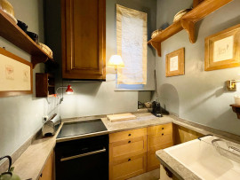 Location
Prestigious Apartment in a Historic Building on the Famous Île Saint-Louis (loyer tout inclus)