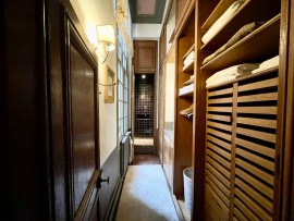 Location
Prestigious Apartment in a Historic Building on the Famous Île Saint-Louis (loyer tout inclus)