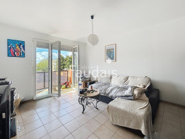 
                                                                                        Vente
                                                                                         PROCHE CENTRE VILLE ET COLLEGE