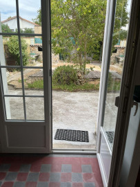 
                                                                                        Location
                                                                                         Proche du centre ville et de toutes commodites .