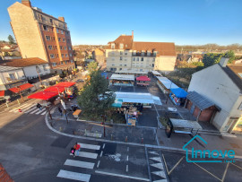 
                                                                                        Vente
                                                                                         Proche gare de Porchefontaine : 2/3 pièces plein de charme avec