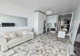 
                                                                                        Vente
                                                                                         Promenade des anglais 3 pièces en étage élevé VUE MER a vendre