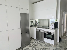 
                                                                                        Vente
                                                                                         Promenade des anglais 3 pièces en étage élevé VUE MER a vendre