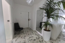 
                                                                                        Vente
                                                                                         Promenade des anglais 3 pièces en étage élevé VUE MER a vendre