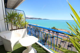 
                                                                                        Vente
                                                                                         Promenade des anglais 3 pièces en étage élevé VUE MER a vendre